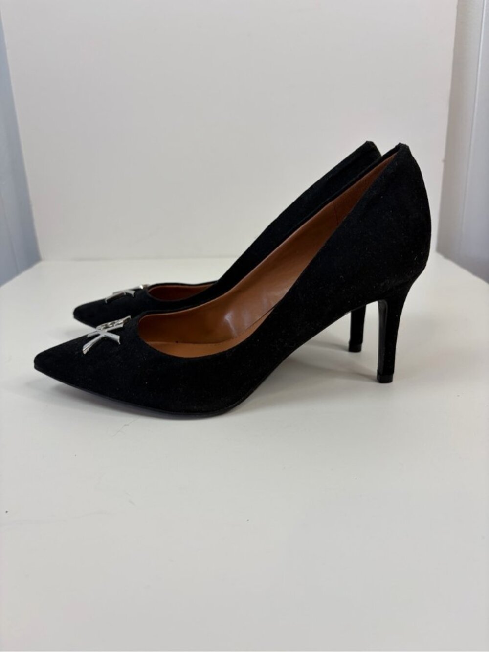 Calvin Klein Logo Greta 2 Black Pump High Heels Shoes Women's Size 6 Faux Suede - Picture 2 of 6
